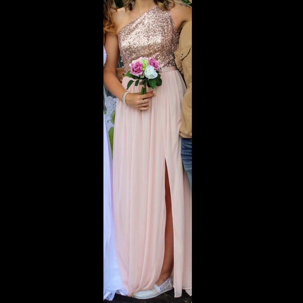 One shoulder David’s bridal dress